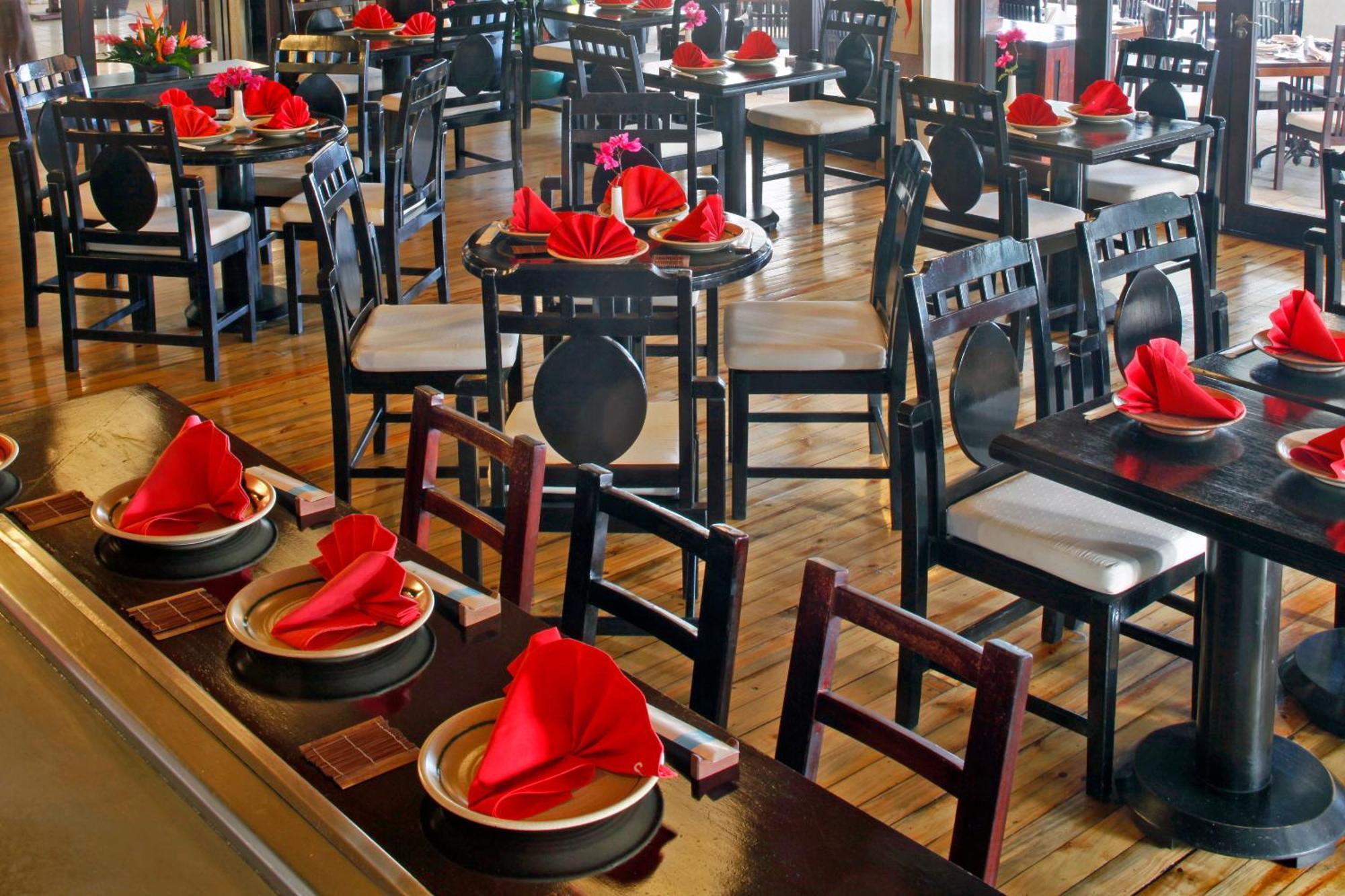 The Warwick Fiji Hotel Korolevu  Buitenkant foto Restaurant interior