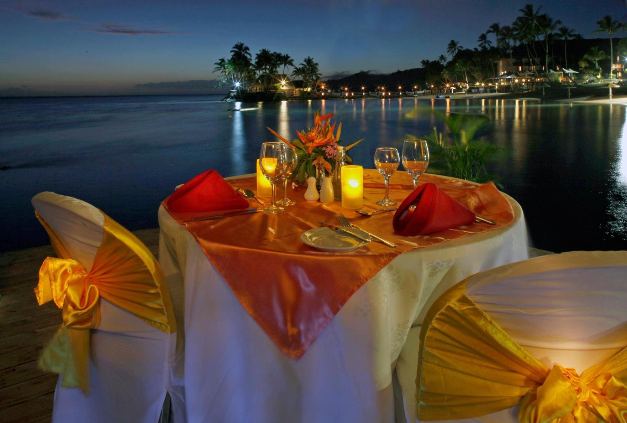 The Warwick Fiji Hotel Korolevu  Buitenkant foto A table set for dinner