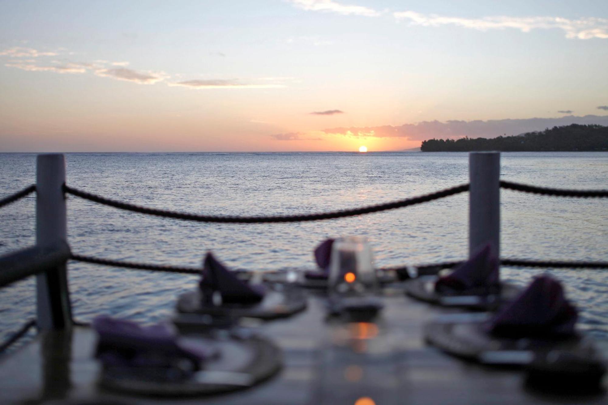 The Warwick Fiji Hotel Korolevu  Buitenkant foto Sunset at the beach