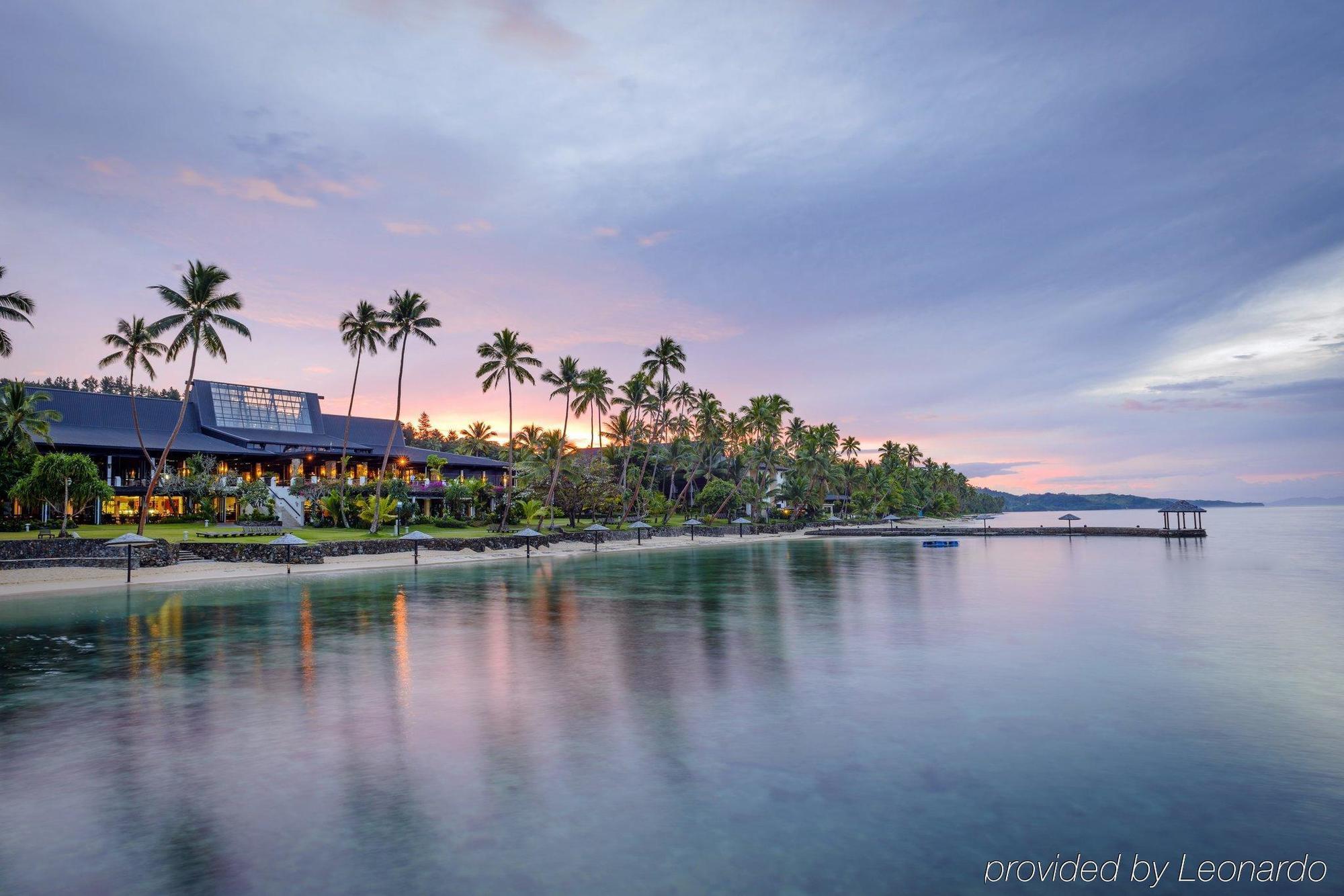 The Warwick Fiji Hotel Korolevu  Buitenkant foto Sunset at the Sheraton Resort