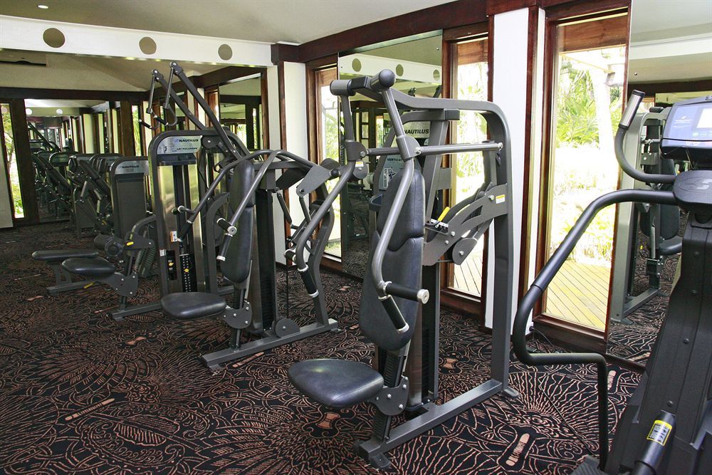 The Warwick Fiji Hotel Korolevu  Buitenkant foto A row of cable crossovers