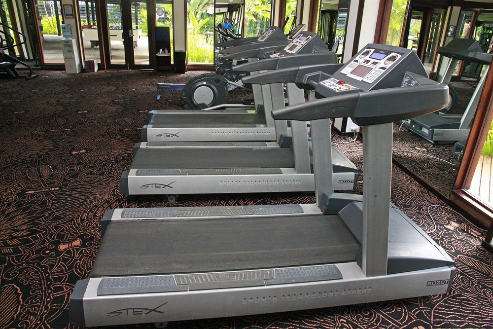 The Warwick Fiji Hotel Korolevu  Buitenkant foto Treadmills in a gym